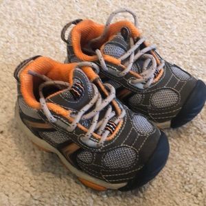 Stride Rite trail shoes infant sz 4.5